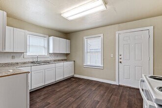 4324 Avenue H in Galveston, TX - Building Photo - Building Photo