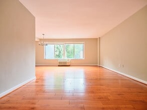 4114 Davis Pl NW in Washington, DC - Building Photo - Building Photo