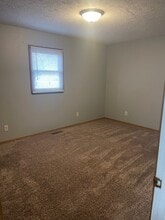 2700 E Phylbeck Ave, Unit 3 in Terre Haute, IN - Building Photo - Building Photo
