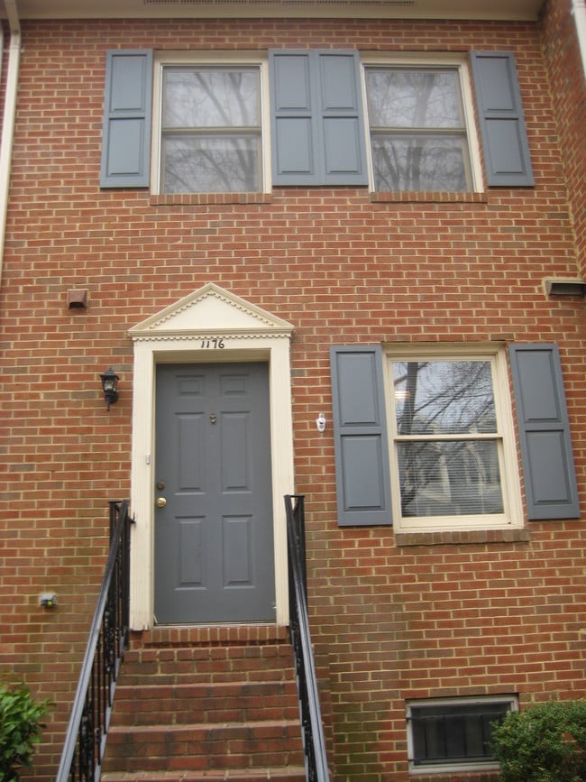 property at 1176 N Vermont St