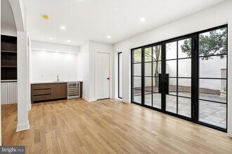 321 S 3rd St in Philadelphia, PA - Building Photo - Building Photo