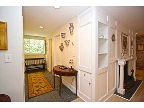 434 Bellevue Ave in Newport, RI - Building Photo - Building Photo