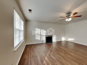 7225 Hidden Creek Dr in Charlotte, NC - Building Photo - Building Photo