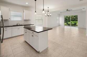 14591 Manchester Dr in Naples, FL - Building Photo - Building Photo