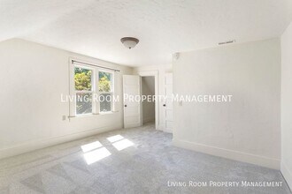 6429 N Delaware Ave in Portland, OR - Building Photo - Building Photo