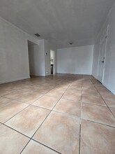2719 NW 39th Terrace in Lauderdale Lakes, FL - Building Photo - Building Photo