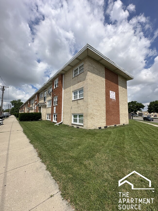 9620 Ivanhoe Ave in Schiller Park, IL - Building Photo - Building Photo