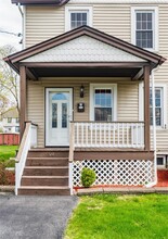 59 Firth St in Cornwall, NY - Foto de edificio - Building Photo