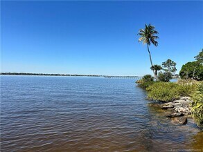 2174 NW Plumbago Trail in Stuart, FL - Building Photo - Building Photo