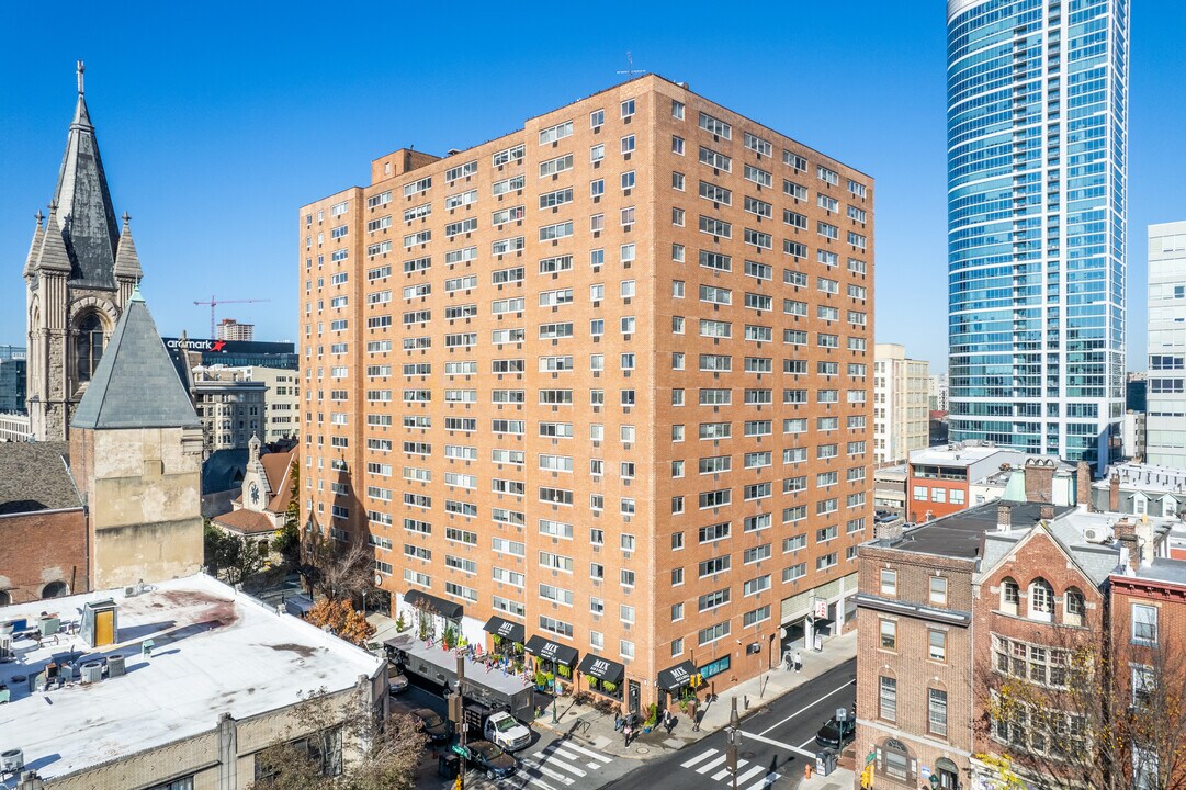 River West Condominiums in Philadelphia, PA - Building Photo
