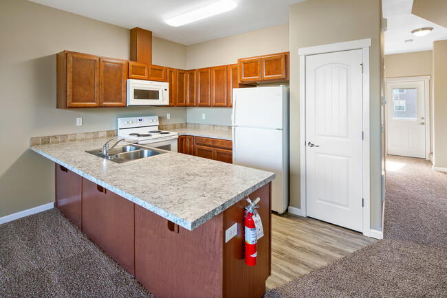 Stadium TownHomes in Monmouth, OR - Building Photo - Building Photo