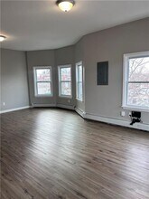 306 Potters Ave in Providence, RI - Foto de edificio - Building Photo