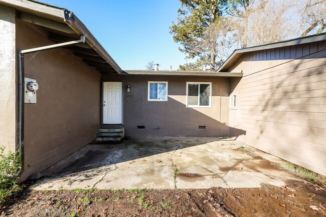 429 Sanford Rd in Santa Rosa, CA - Building Photo - Building Photo