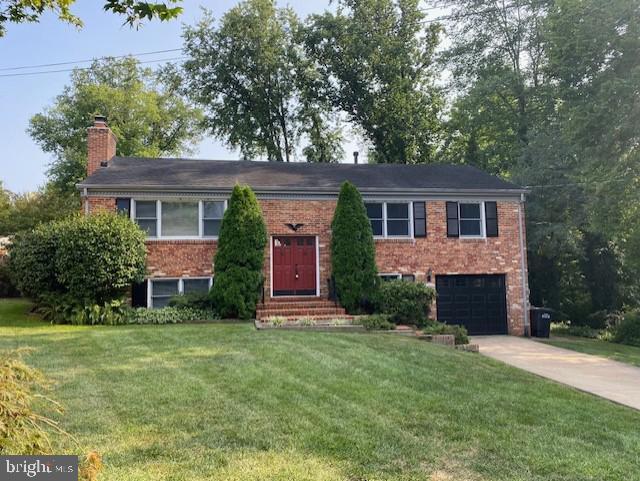 property at 2205 Colonial Woods Dr