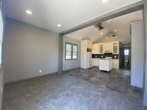 1714 N Lincoln St in Burbank, CA - Building Photo - Building Photo