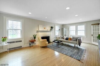 53 Meadowbrook Rd in Millburn, NJ - Building Photo - Building Photo