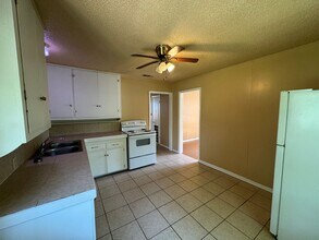 1205 E Avenue G in Killeen, TX - Building Photo - Building Photo