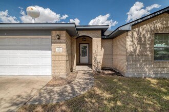 1204 Delia Chappa Ln in Hutto, TX - Building Photo - Building Photo
