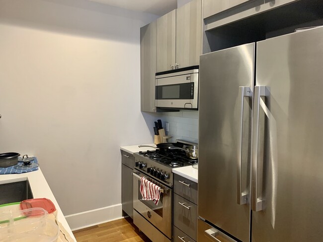 5 Mohawk St, Unit 1F in Boston, MA - Foto de edificio - Building Photo