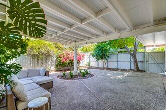 140 Hamilton Ave in Mountain View, CA - Building Photo - Building Photo