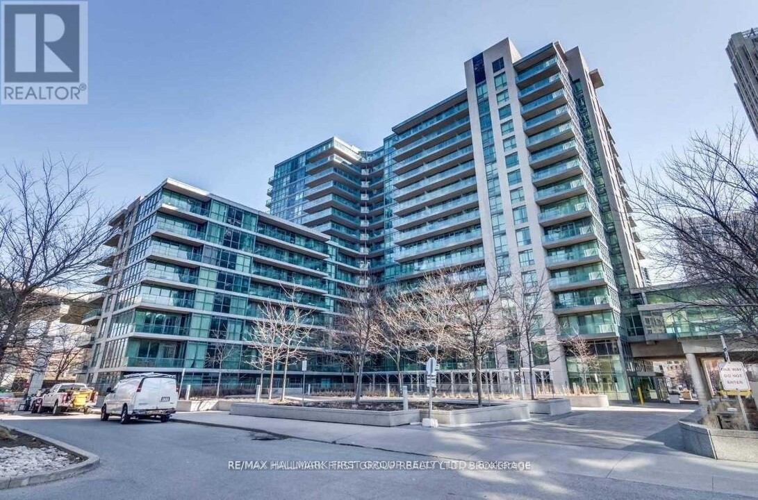 209-1209 Fort York Blvd in Toronto, ON - Building Photo