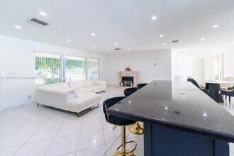 2011 N 43rd Ave in Hollywood, FL - Building Photo - Building Photo