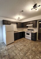 704 S 2nd St, Unit 3 in Williamsburg, KY - Building Photo