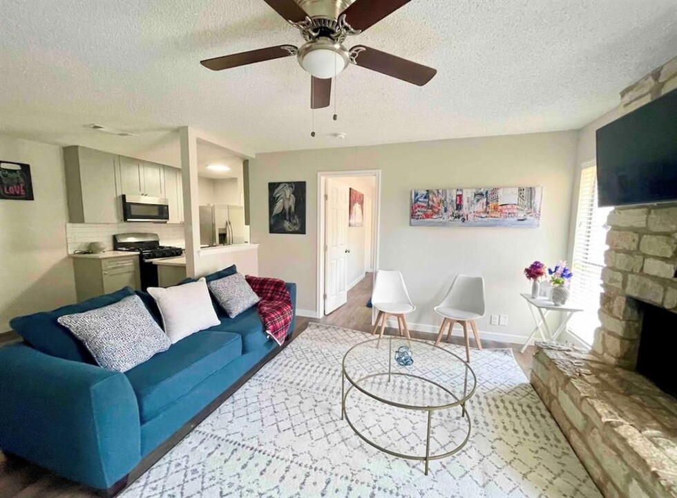 1725 Horseshoe Cir in Round Rock, TX - Foto de edificio