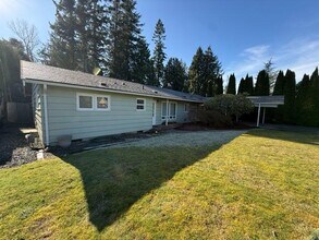 3025 Cedarwood Ave in Bellingham, WA - Building Photo - Building Photo