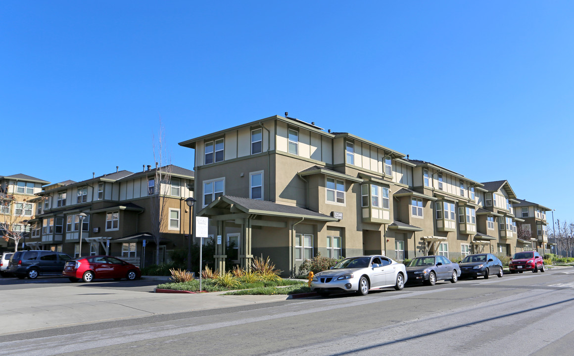 Sara Conner Court in Hayward, CA - Building Photo