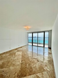 1331 Brickell Bay Dr, Unit # 2208 in Miami, FL - Foto de edificio - Building Photo