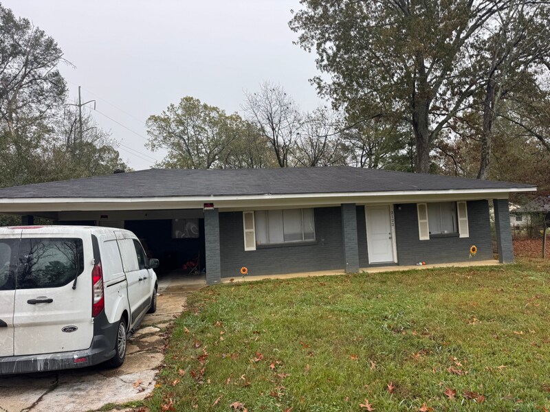 2122 McFadden Rd in Jackson, MS - Foto de edificio