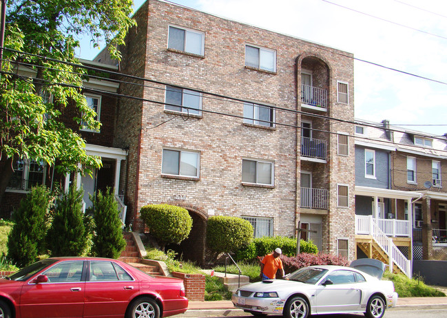 519 Kennedy St NW in Washington, DC - Foto de edificio - Building Photo