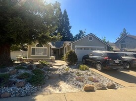 647 Hovey Way in Roseville, CA - Building Photo