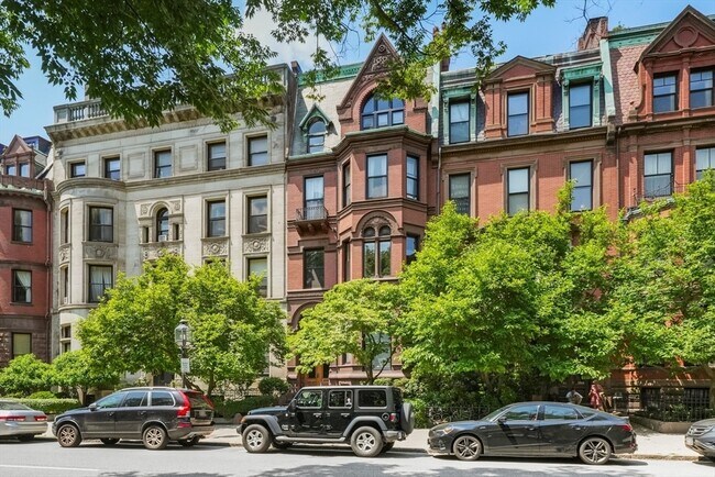 269 Commonwealth Ave