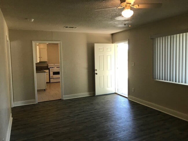 6649 N Clark St in Fresno, CA - Building Photo - Building Photo