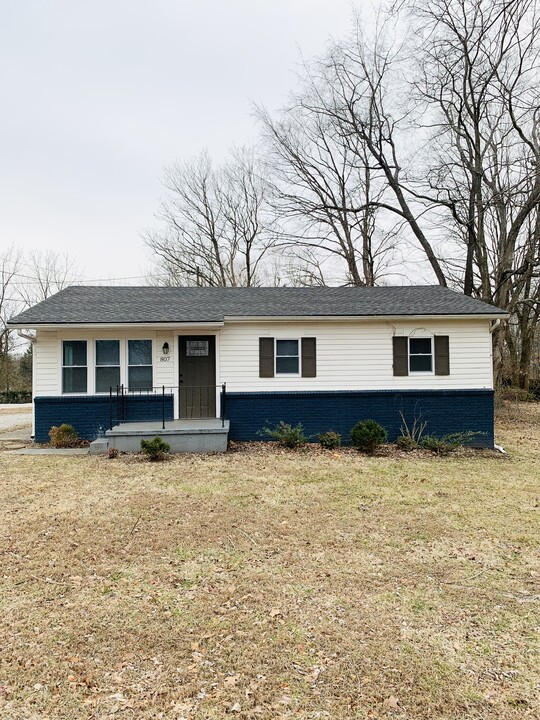 807 Glen Lily Rd in Bowling Green, KY - Building Photo