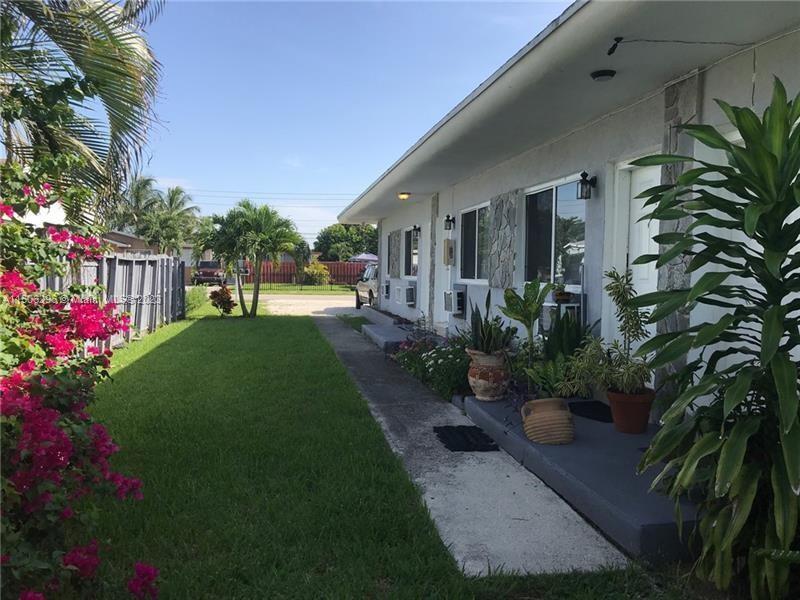 6220 Dawson St in Hollywood, FL - Building Photo