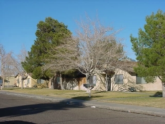 200-212 S Gemstone St in Ridgecrest, CA - Building Photo