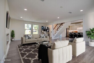 4205 Deerpoint Lake Dr in Southport, FL - Building Photo - Building Photo