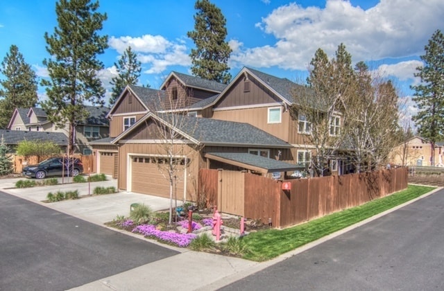property at 710 N Hindeman St