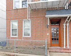 21-17 24th Ave in Astoria, NY - Building Photo - Building Photo