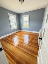 11 Hardan Rd in Somerville, MA - Building Photo - Building Photo