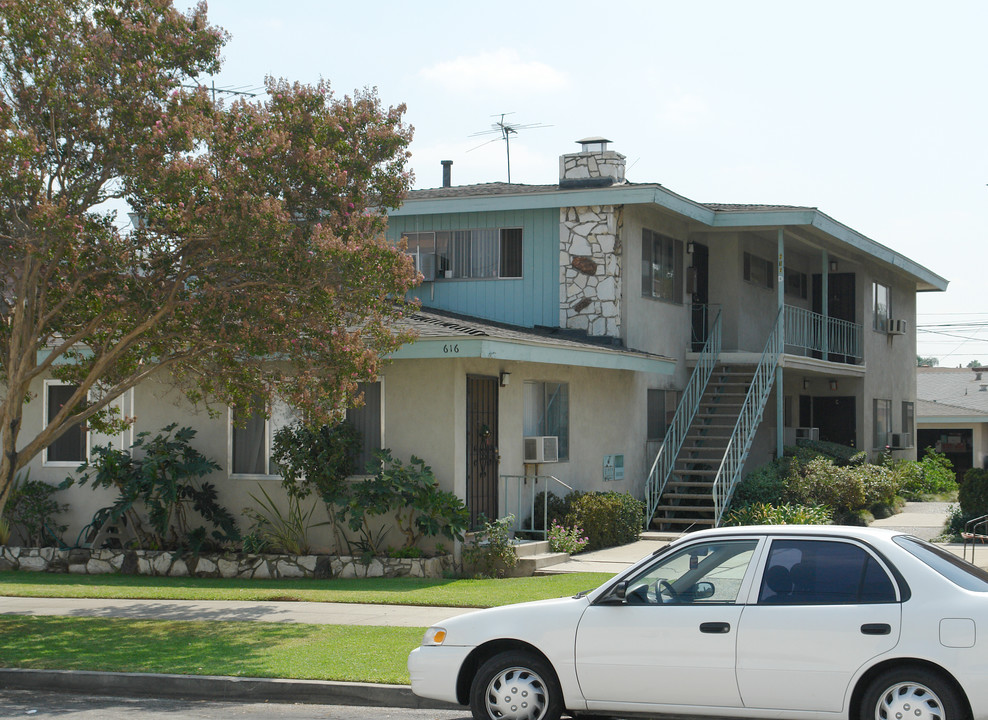 616 E Live Oak St in San Gabriel, CA - Building Photo