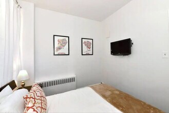 498 9th Ave in New York, NY - Building Photo - Building Photo