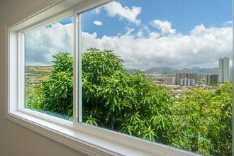 3411 Aliamanu St in Honolulu, HI - Building Photo - Building Photo