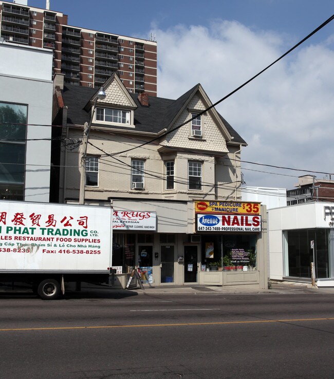 156-158 Avenue Rd in Toronto, ON - Building Photo - Building Photo