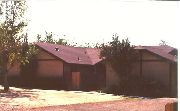 20203 Zuni Rd in Apple Valley, CA - Building Photo - Building Photo