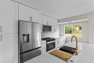 2180 Glenoro Dr in Florissant, MO - Building Photo