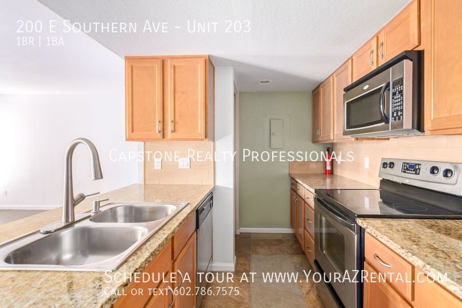 200 E Southern Ave in Tempe, AZ - Building Photo